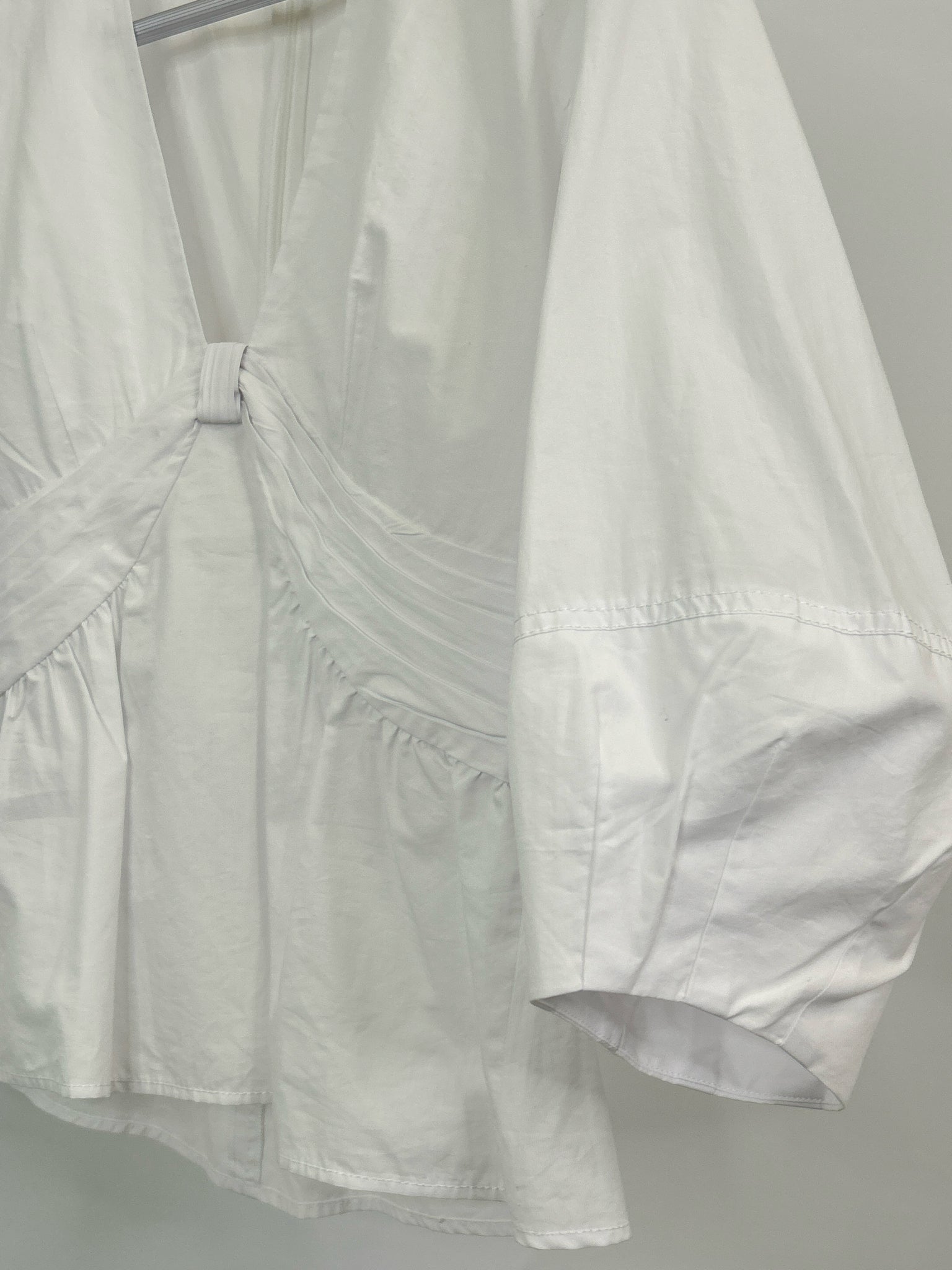 DEREK LAM 10 CROSBY Size 6 White Women Top
