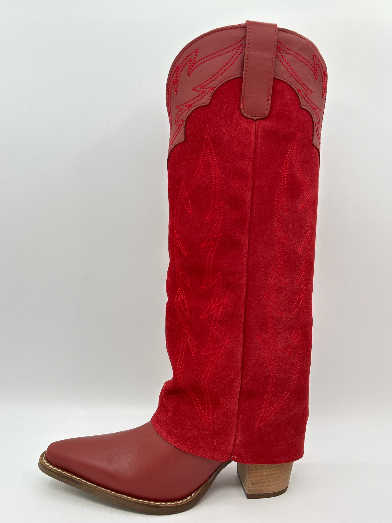 DINGO Size 7.5M Red Women Boots