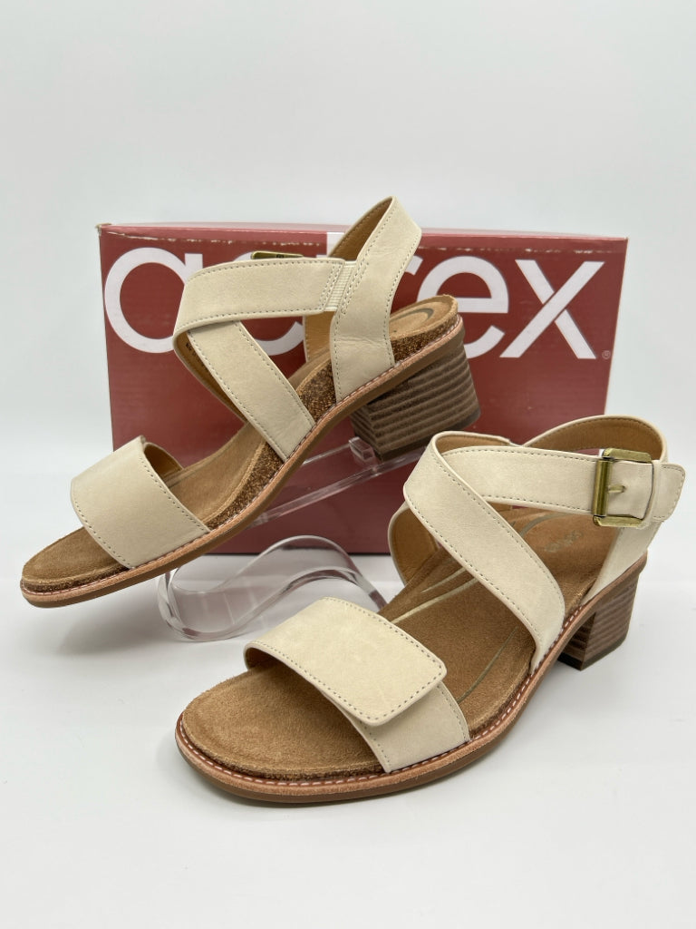 AETREX Size 8.5 Ivory Women's Sandal