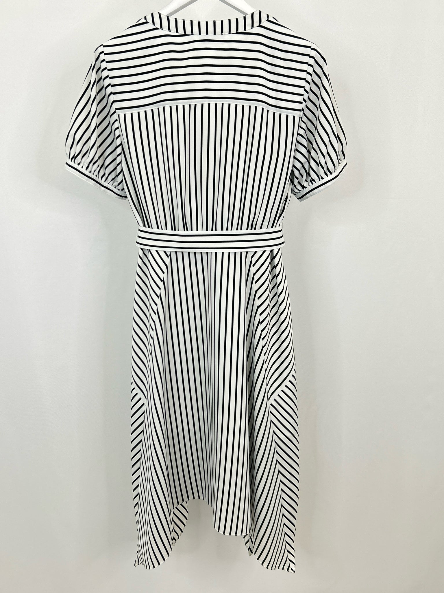 KARL LAGERFELD Size M White & Black Women Dress