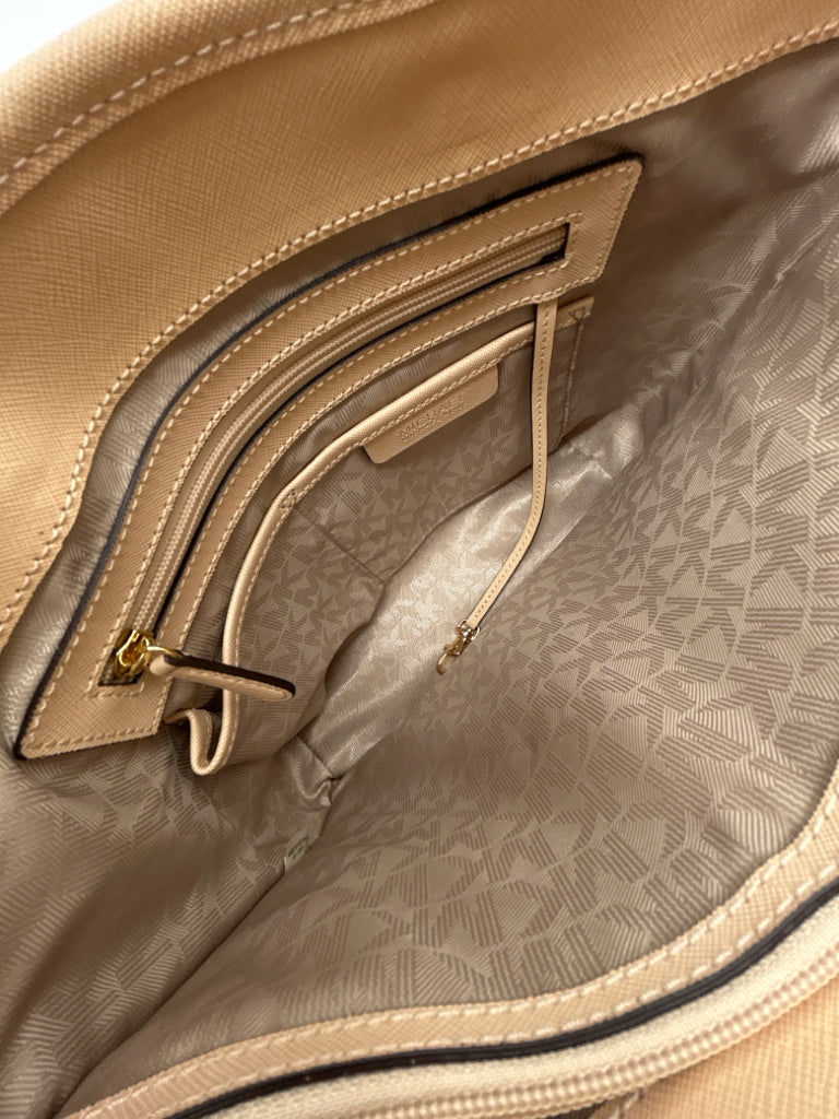 MICHAEL KORS Beige Jet Set Tote NWT