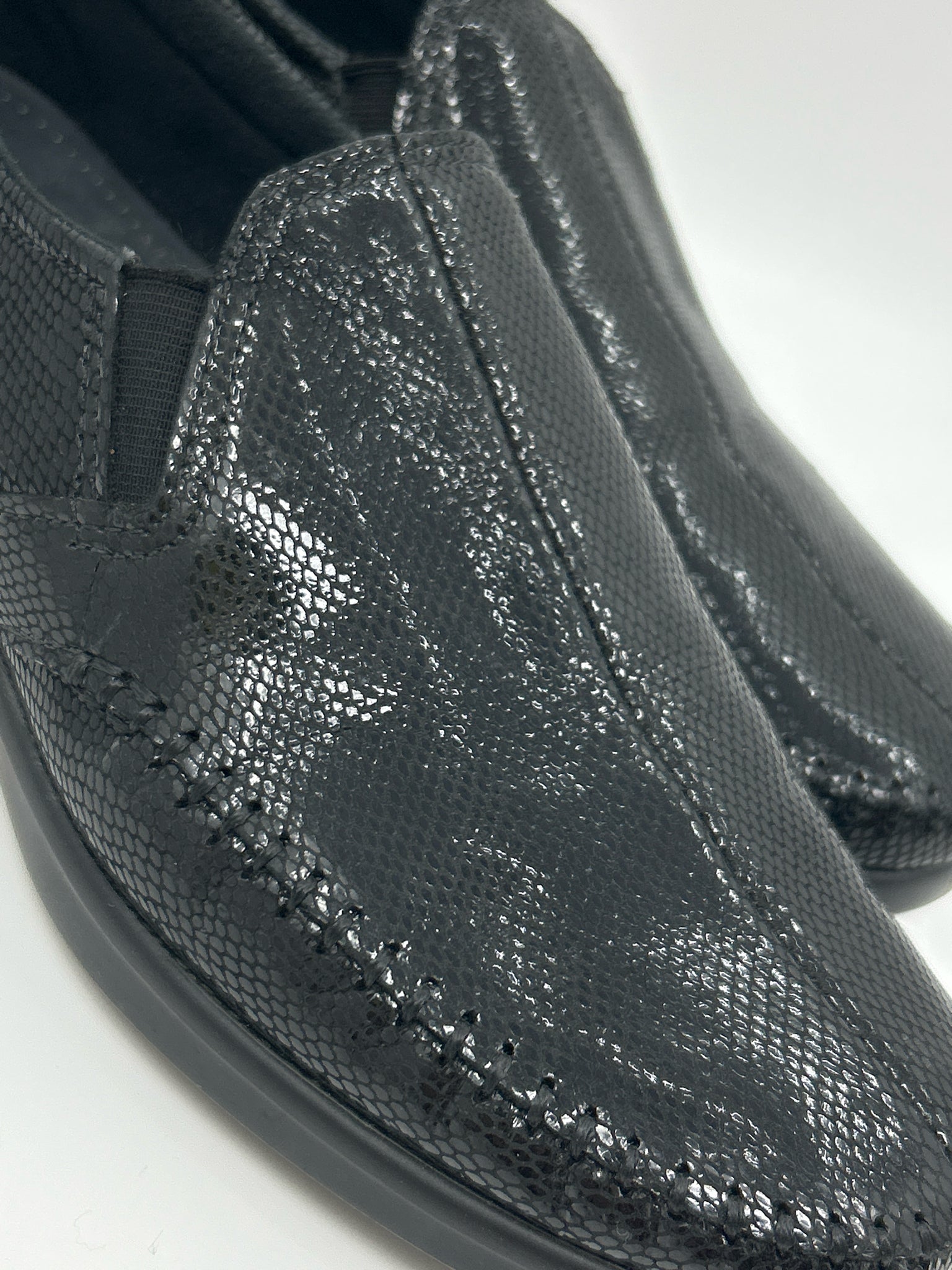 SAS Size 8.5M Black Women Loafer