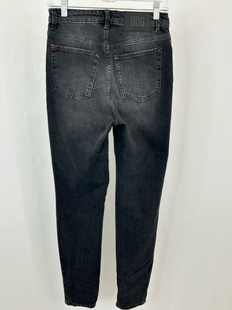 BDG. Size 28/6 BLACK DENIM jeans