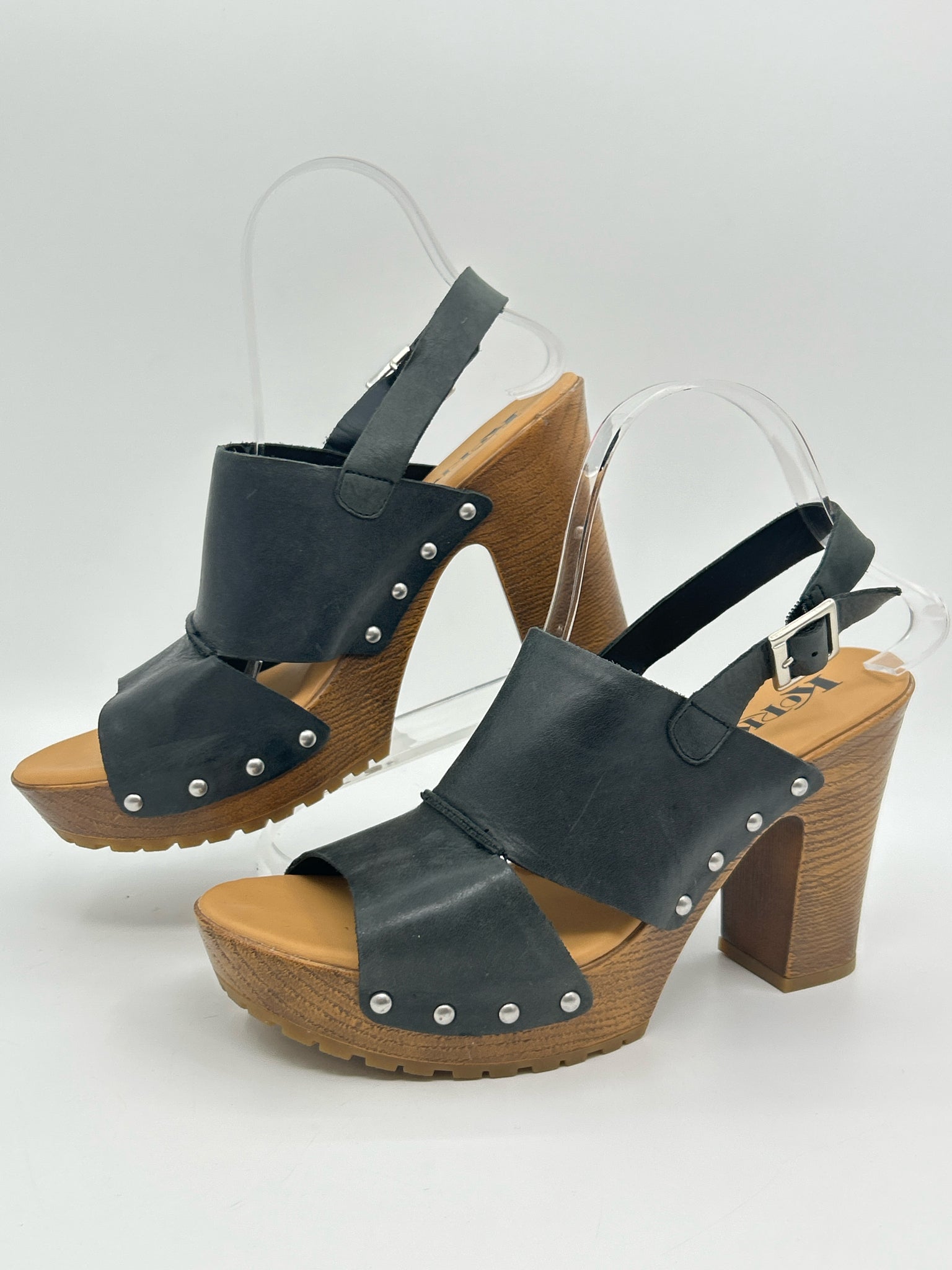Korks Size 10M Black Women Sandal