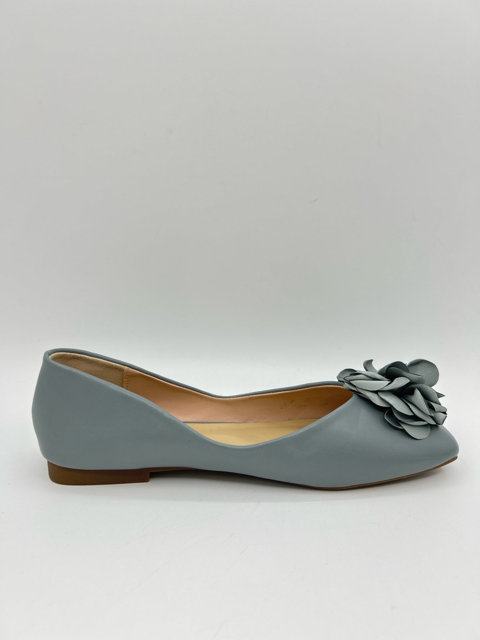 C.Paravano Size 38 Gray & Orange Women Flats