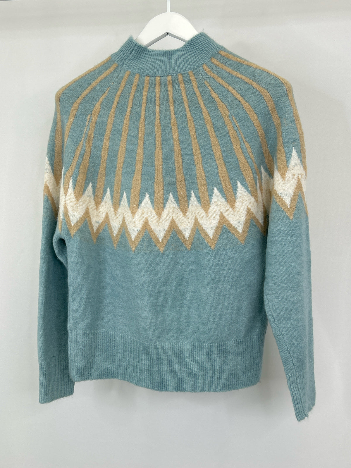 Knit Co-Op Size L blue and white Women Sweater