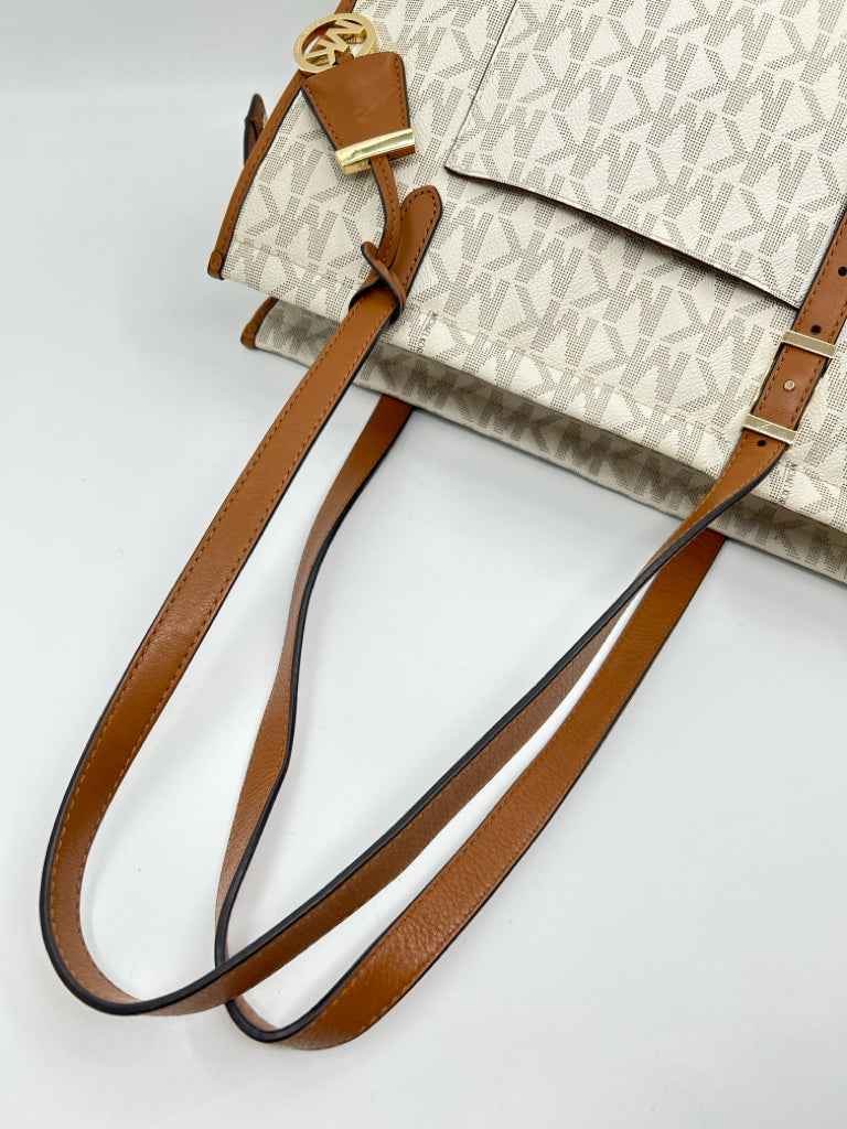 MICHAEL KORS VANILLA Tote + Wallet