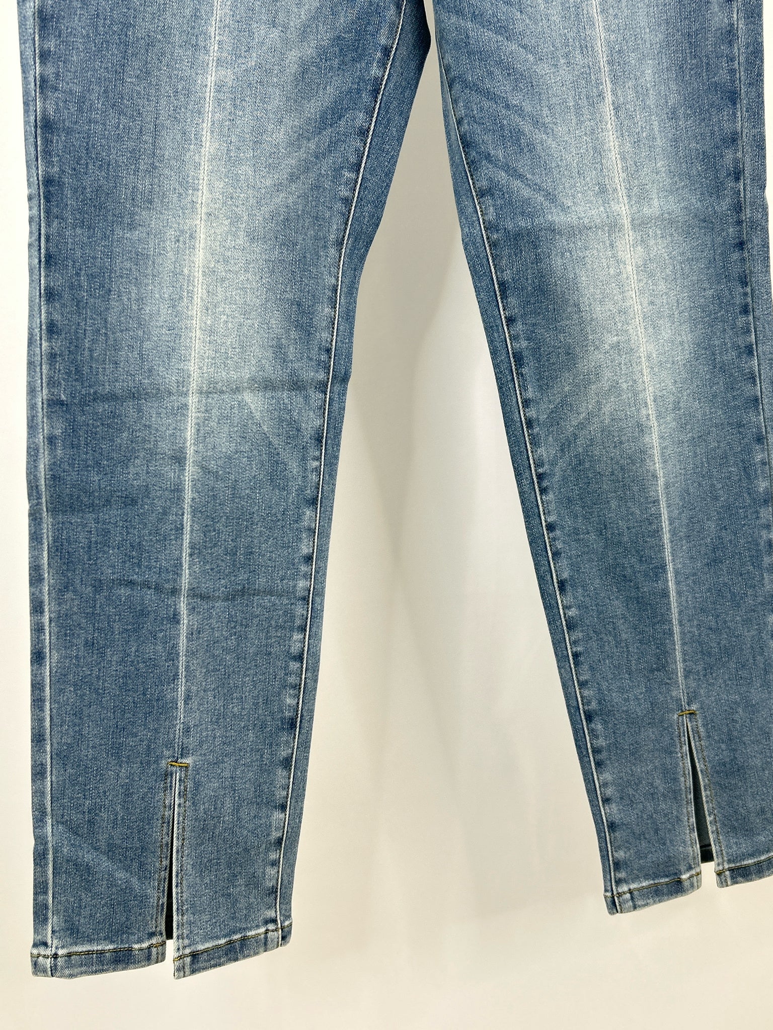 JUDY BLUE Size 13/31 LIGHT BLUE DENIM Women jeans