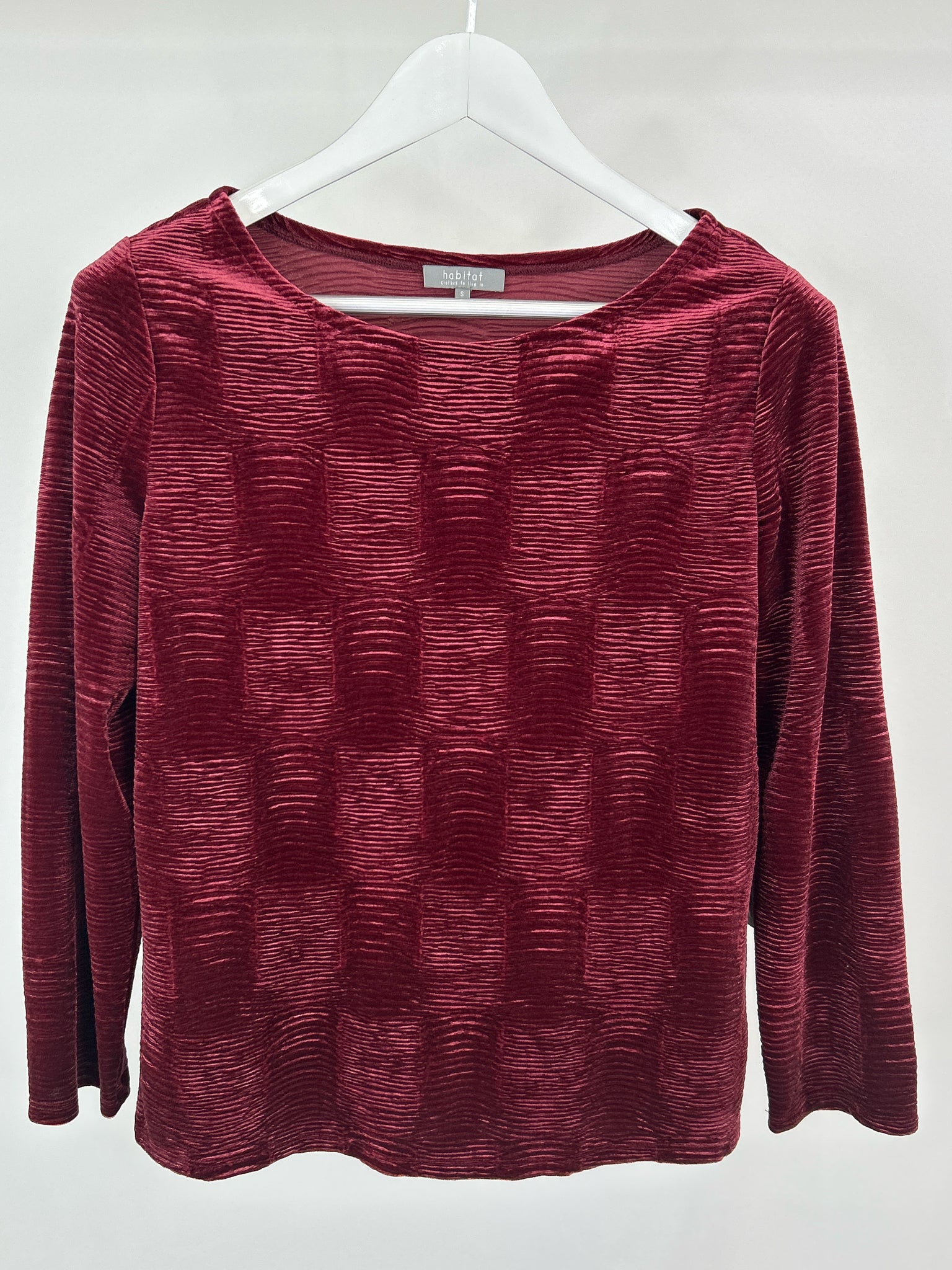 HABITAT Size S Wine Women Top NWT