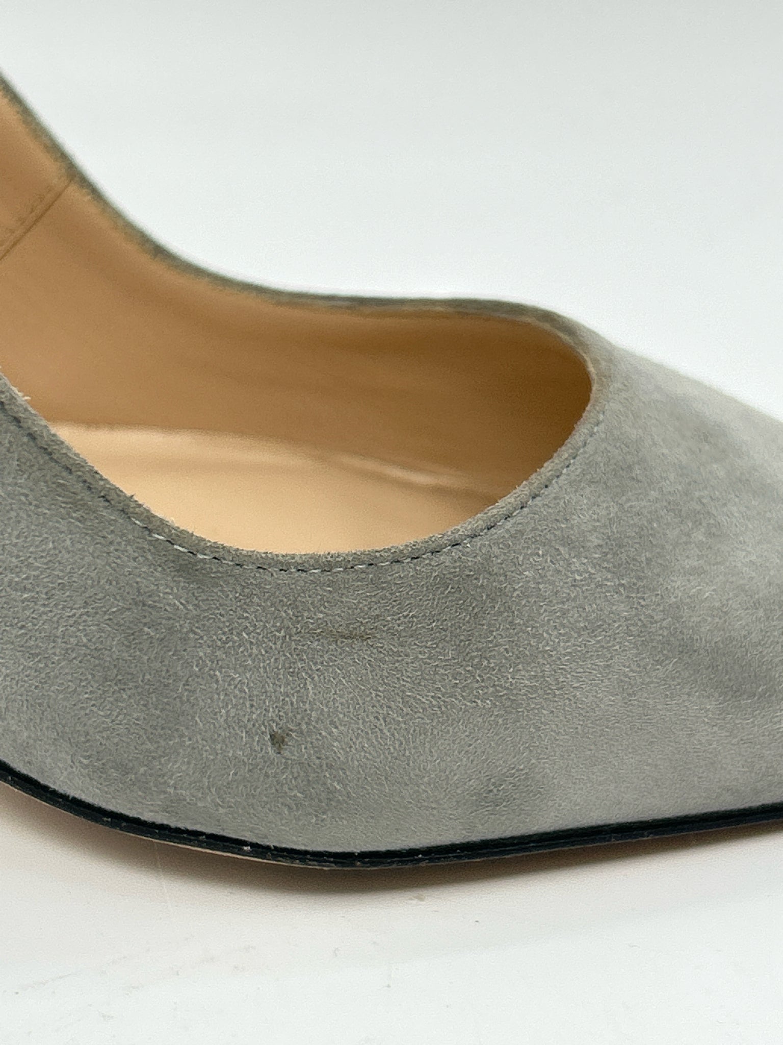 MANOLO BLAHNIK Size 38/8 Gray Women Pumps