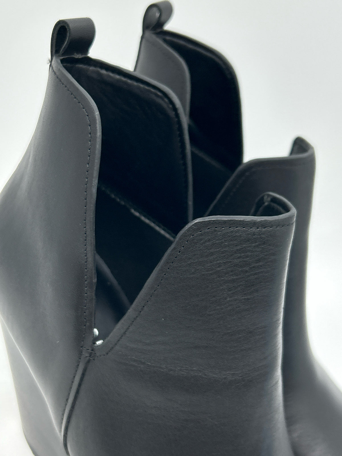 MARC FISHER Size 11M Black Women Booties