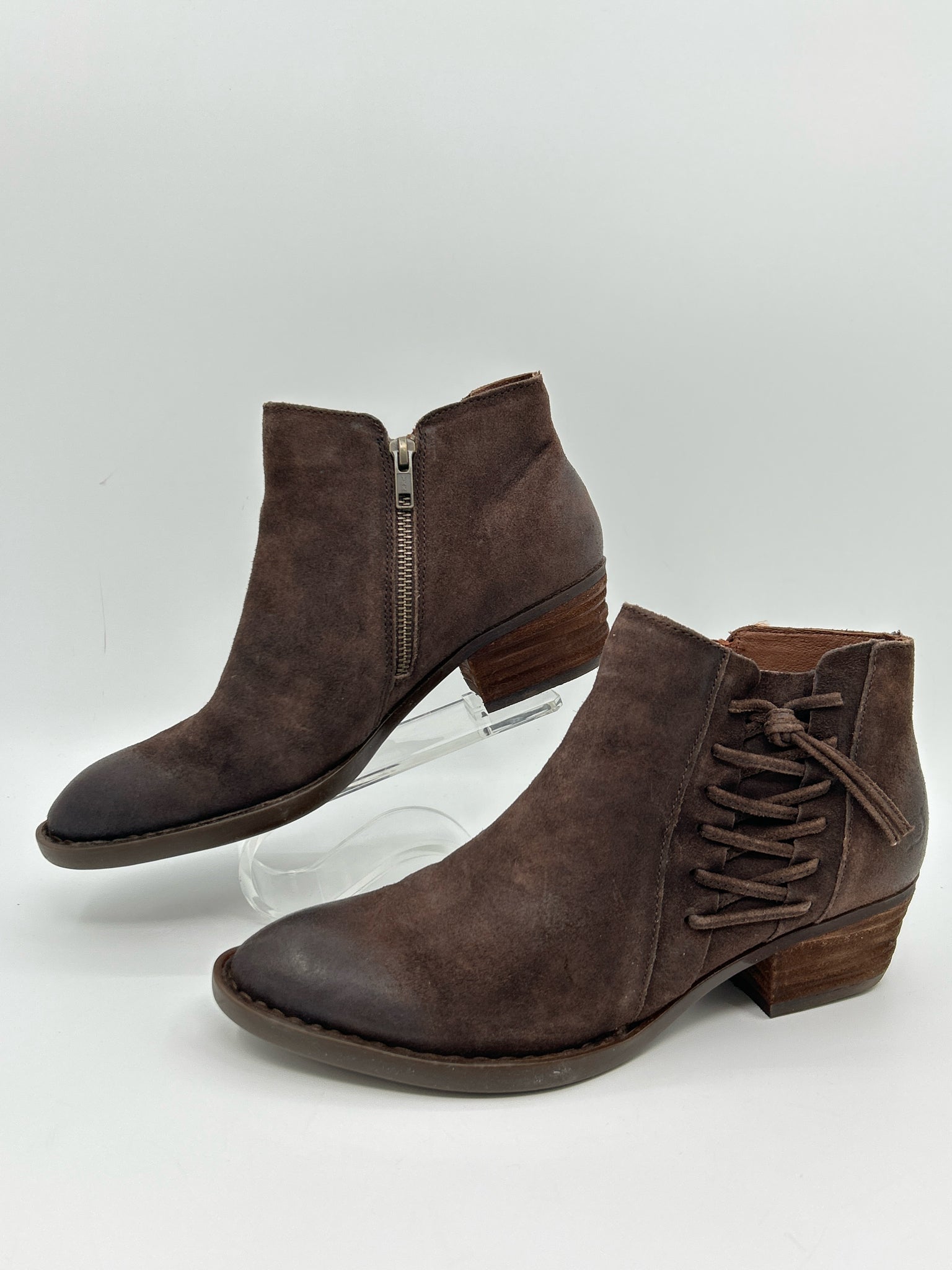 BORN NWT Size 9M DARK BROWN Women Booties