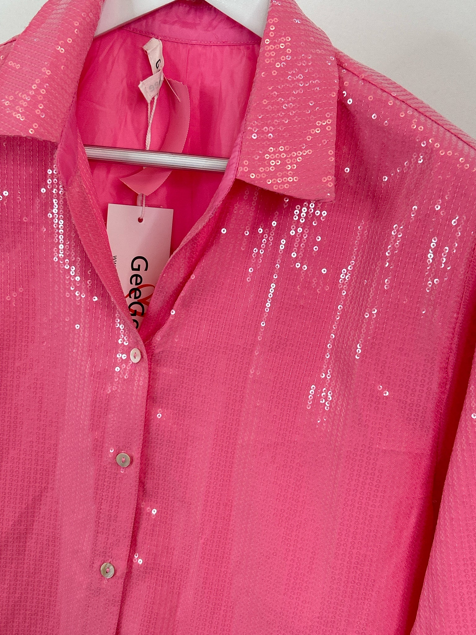 GEEGEE Size M Pink Women Shirt NWT