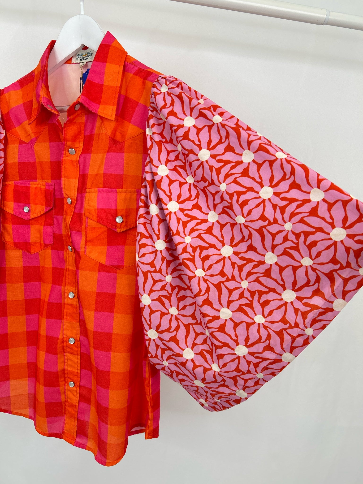 TURQUOISE HAVEN Size S Pink and Orange Women Shirt