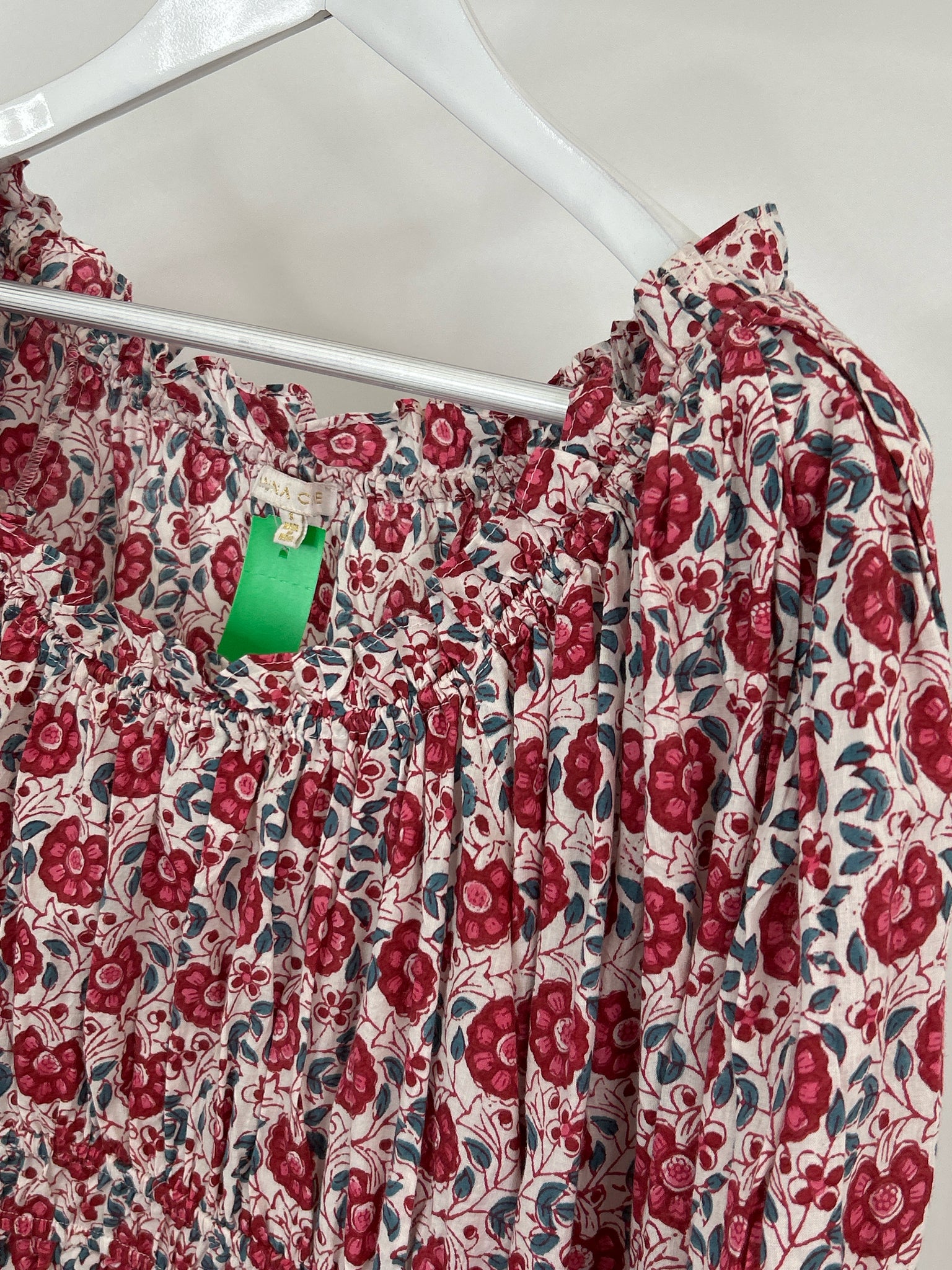 ANNA CATE Size S RED FLORAL Women's Top