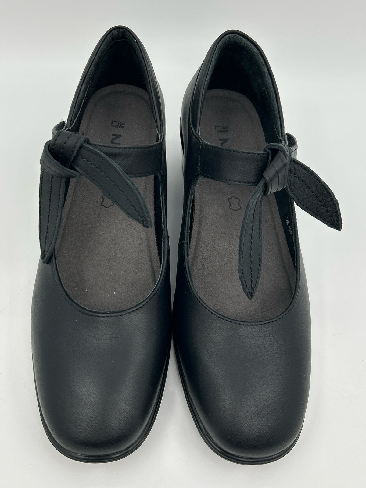 NAOT NIB Size 38 Black Women Pumps