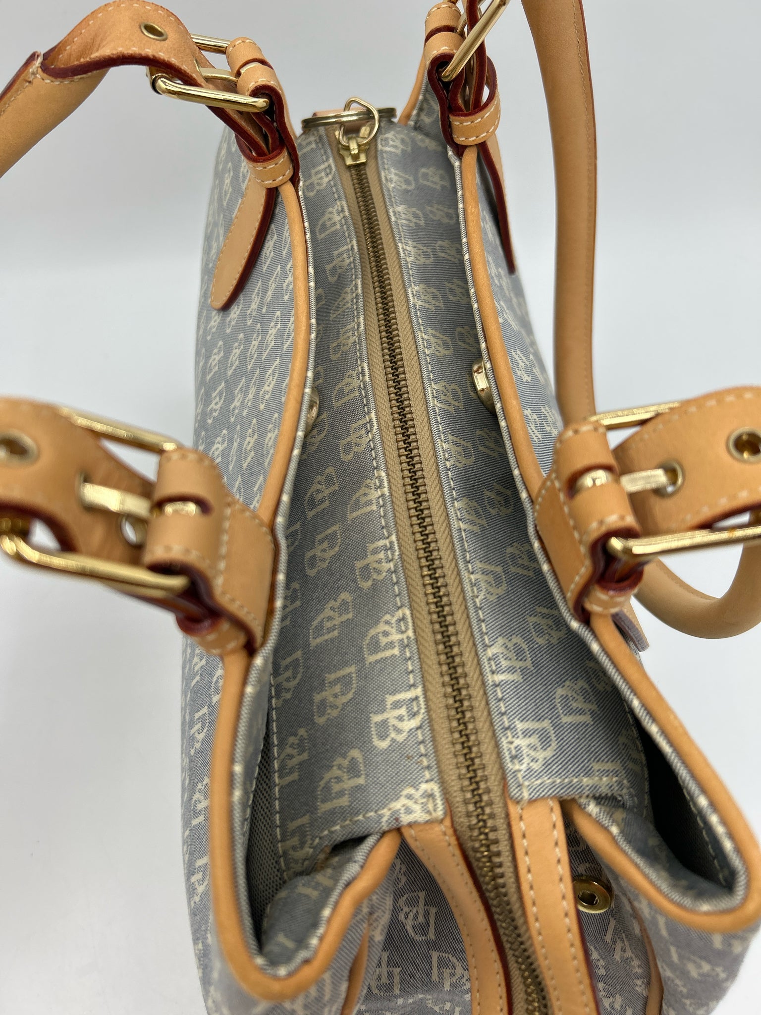 DOONEY & BOURKE GRAY AND WHITE Women Purse
