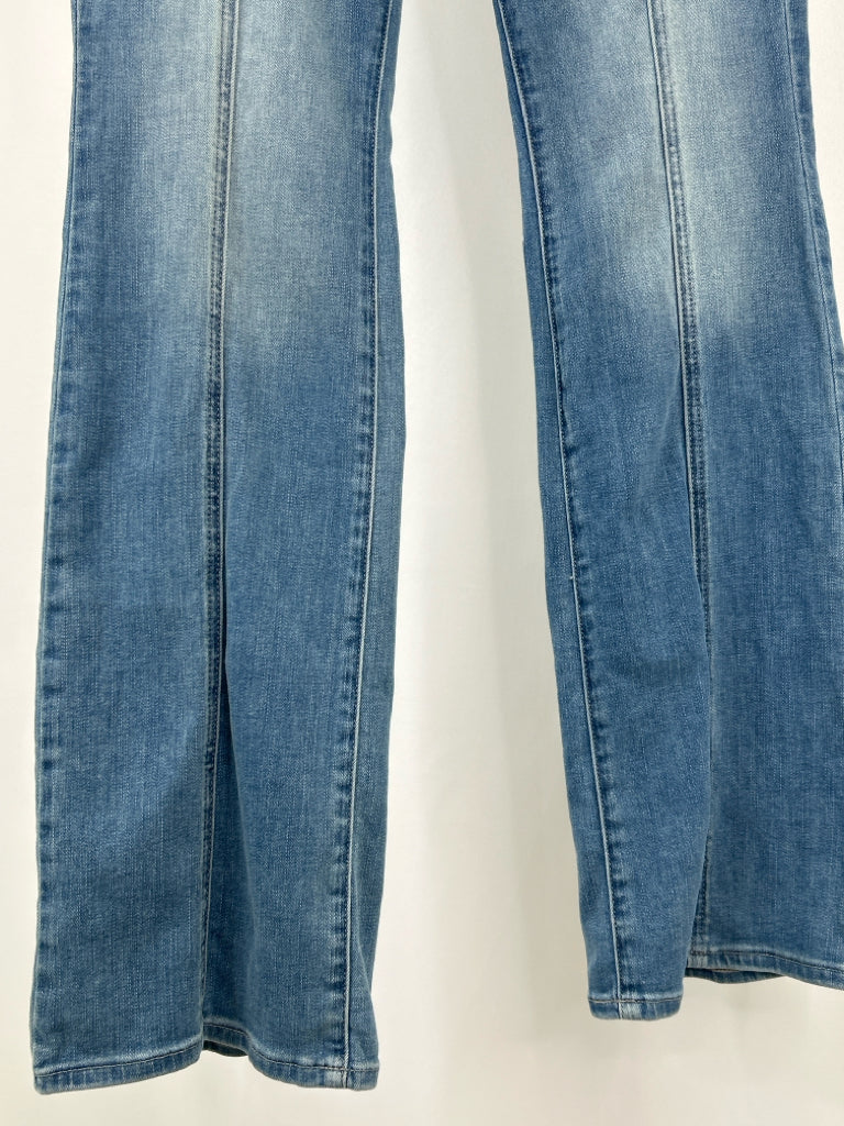 White House Black Market Size 6 BLUE DENIM Women's jeans
