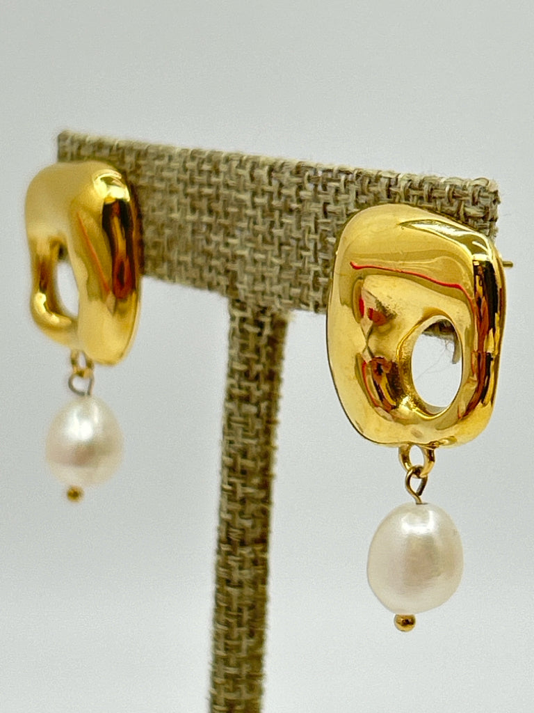 EYE CANDY Women NIB Gold Earrings