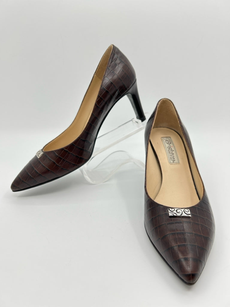 BRIGHTON Women Size 7M Brown Young Croc Embossed Pumps