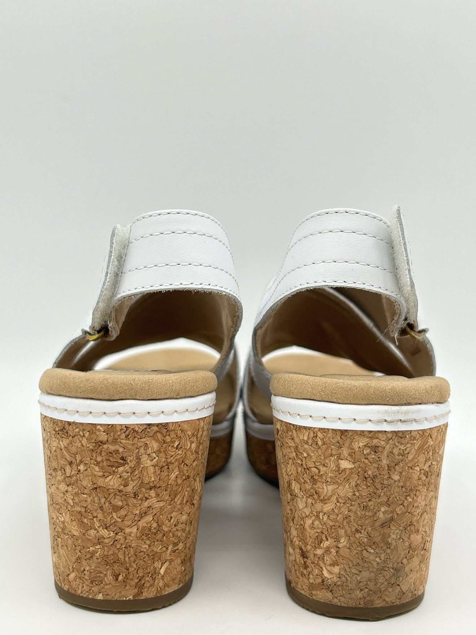 CLARKS Size 9.5 White & Brown Women Sandal