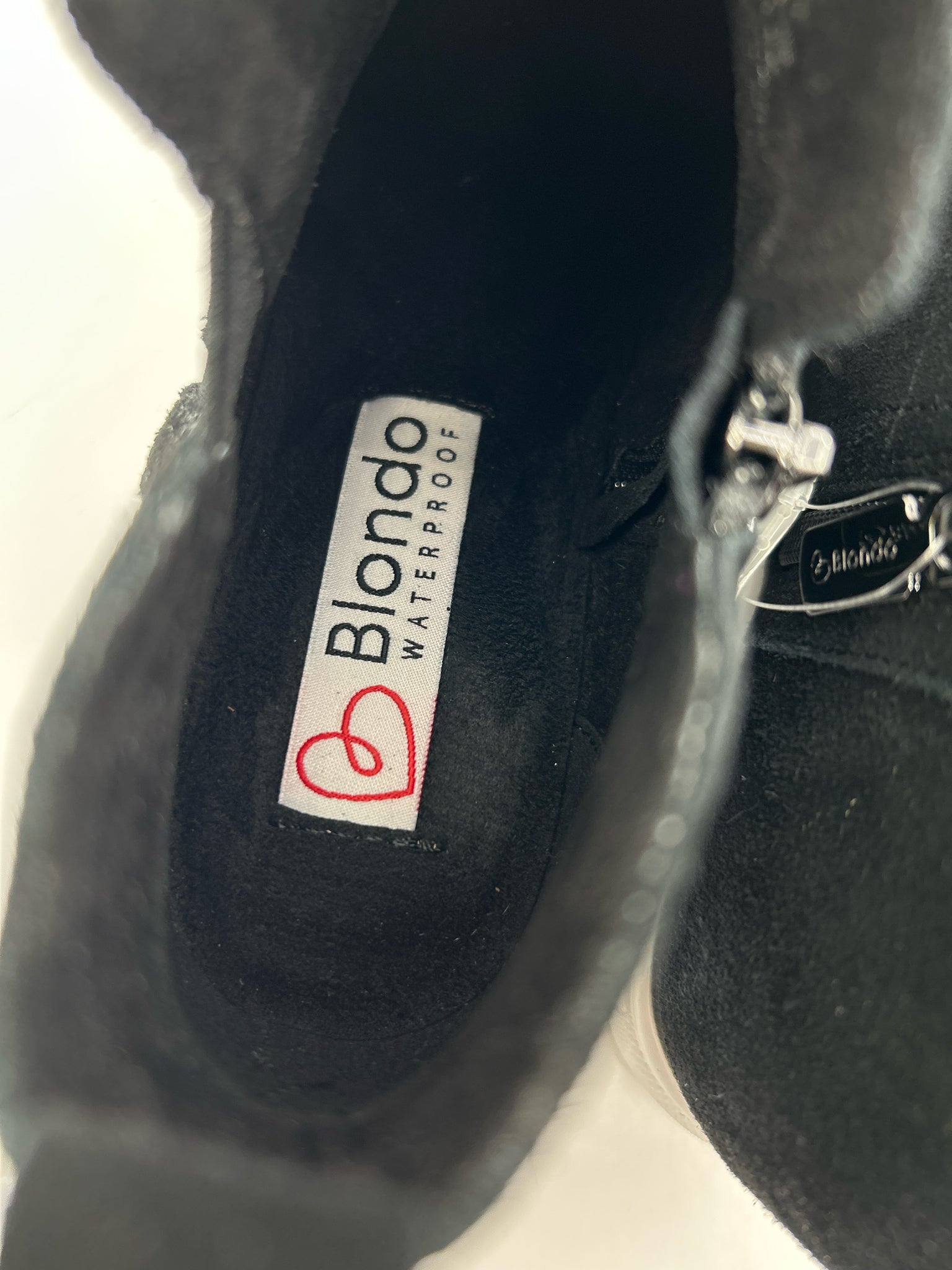 BLONDO Size 6M Black Women Booties