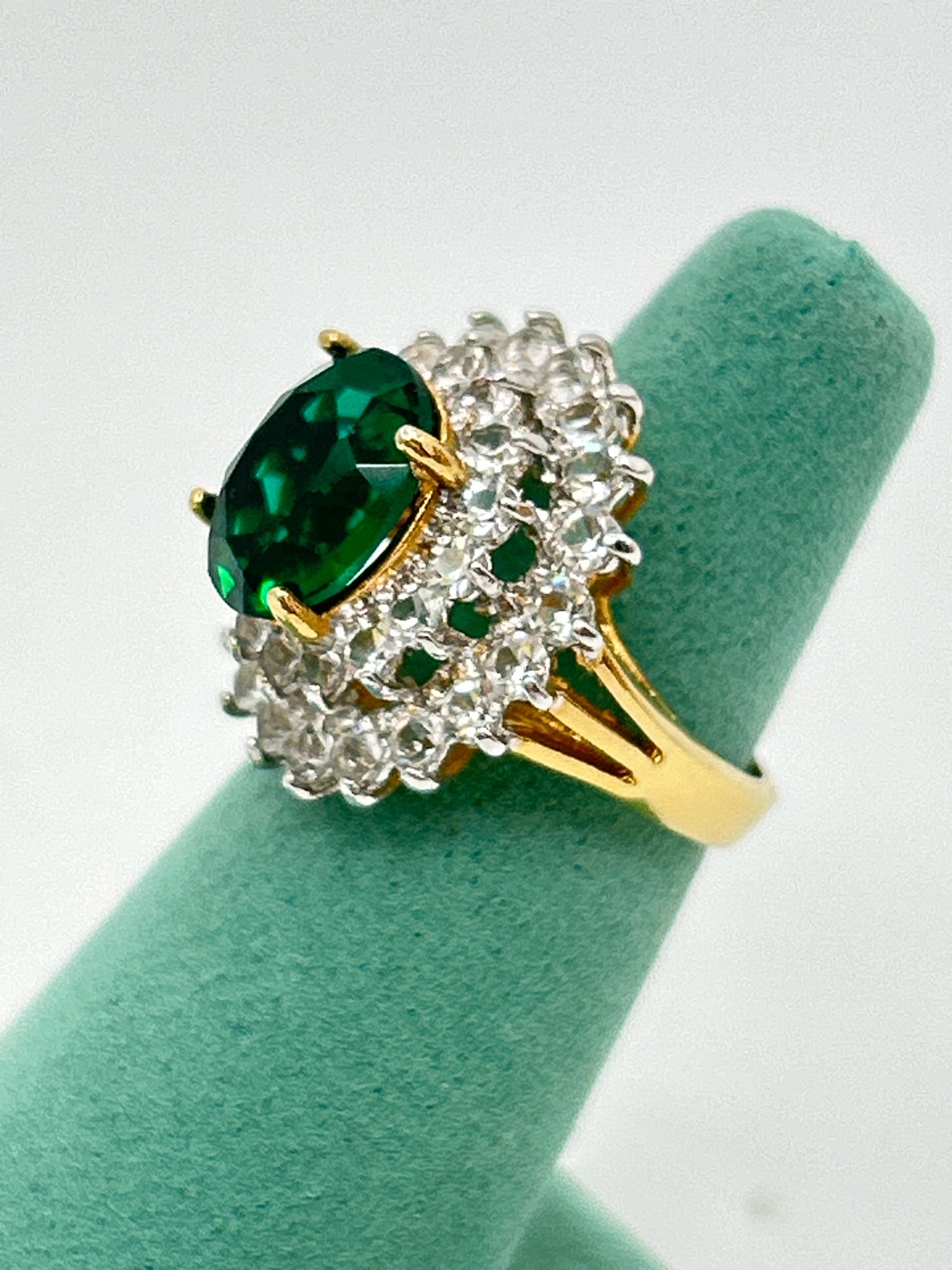 NO BRAND Gold and Green Size 6 Ring