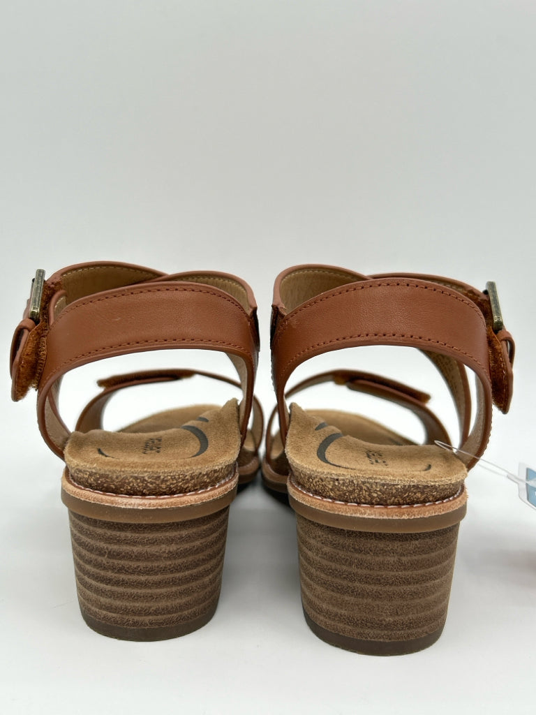 AETREX Size 6/6.5 COGNAC Women's Sandal