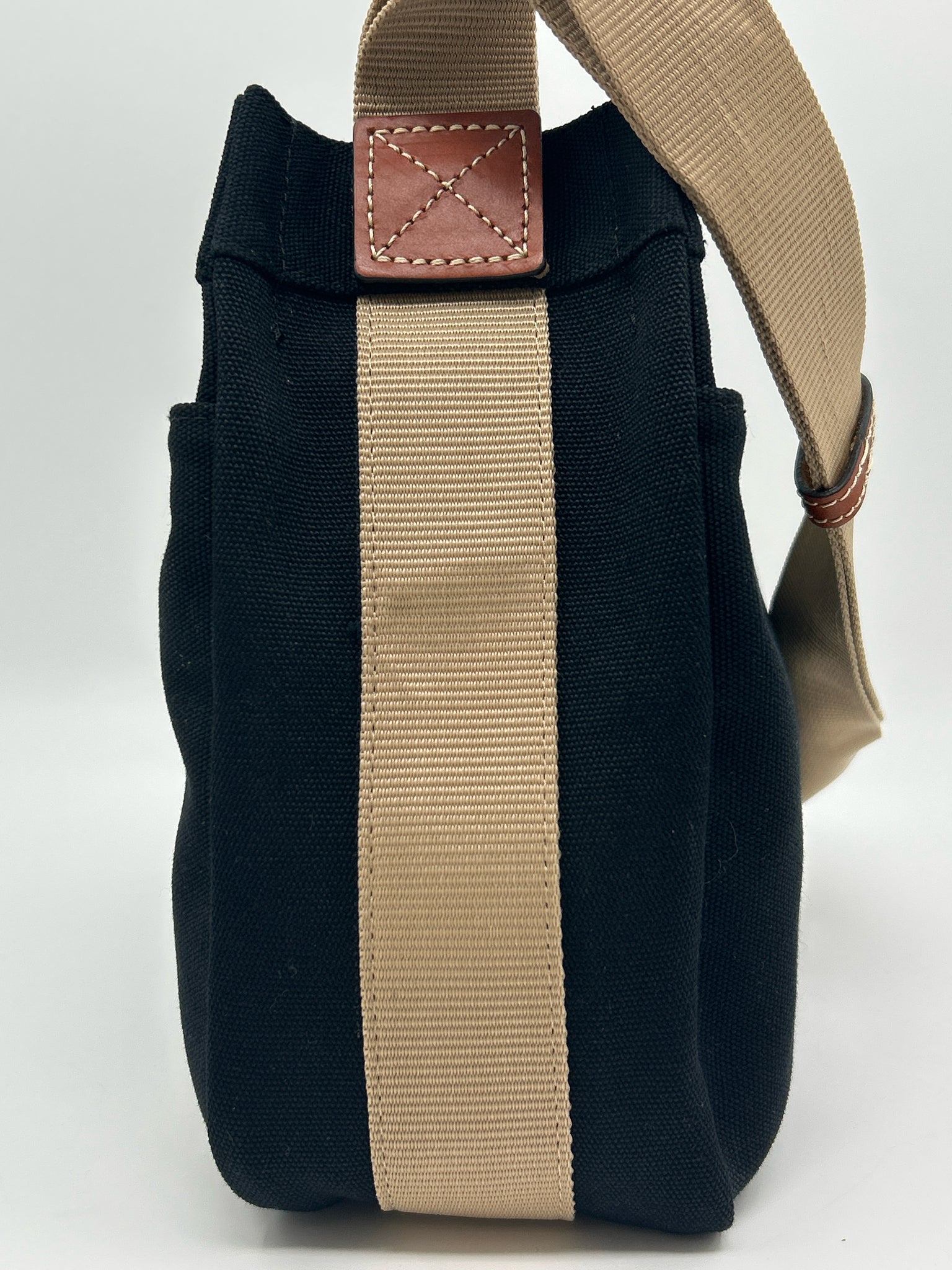 DOONEY & BOURKE Black Women Purse