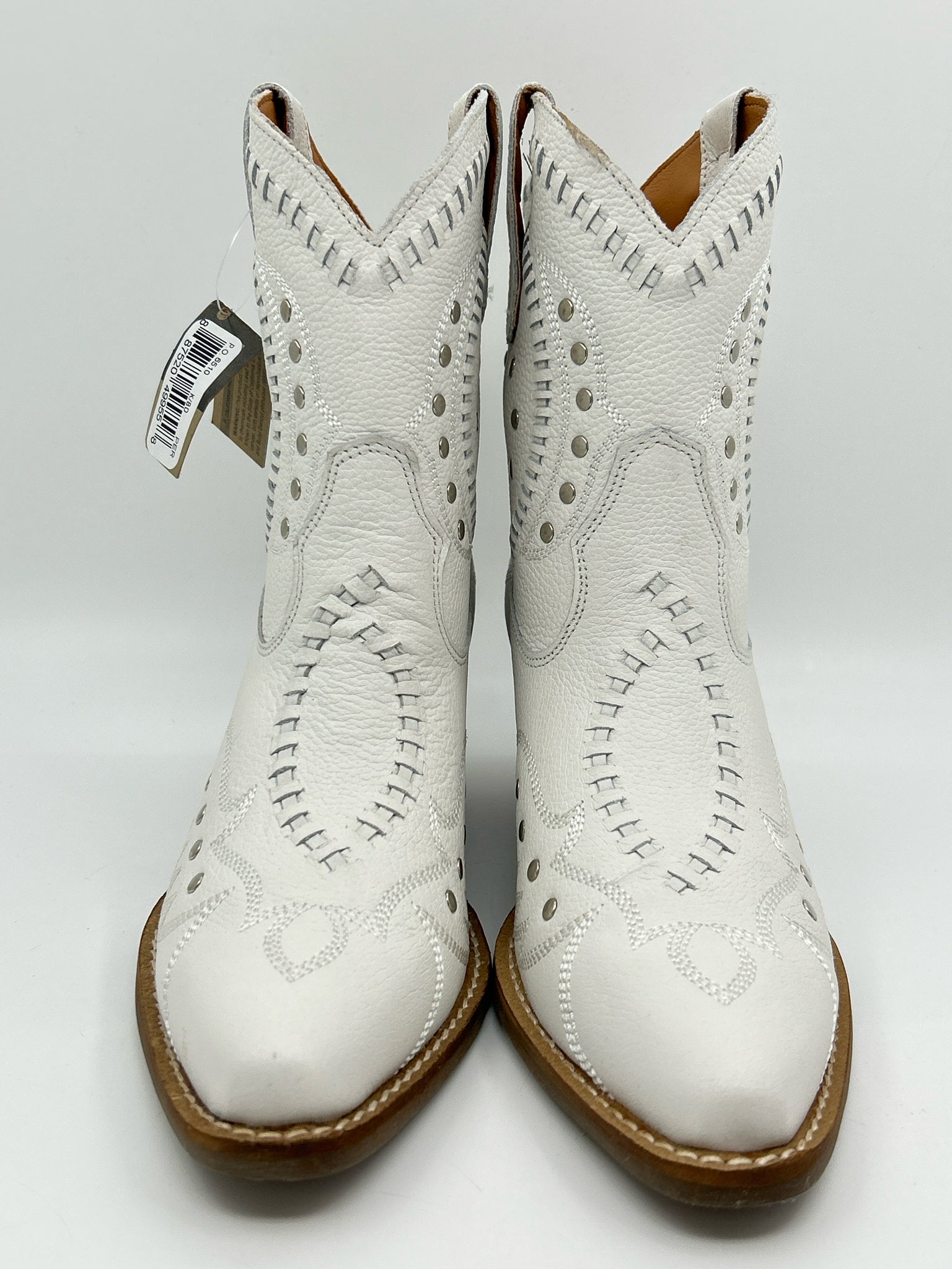 DINGO Size 7.5M White Women Booties