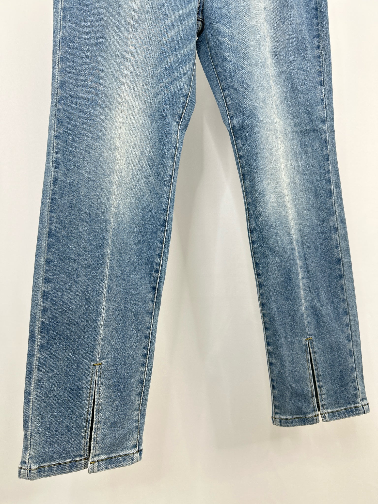 JUDY BLUE Size 15/32 LIGHT BLUE DENIM Women jeans