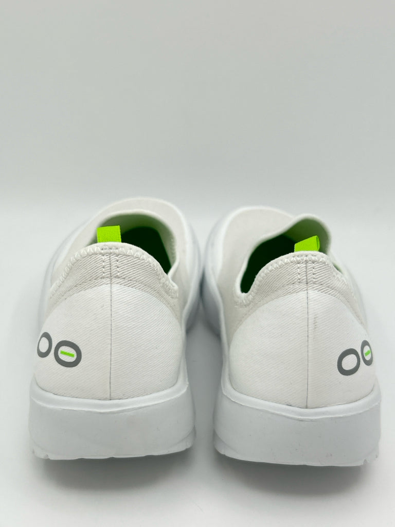 OOFOS Women Size 8.5 White Shoes