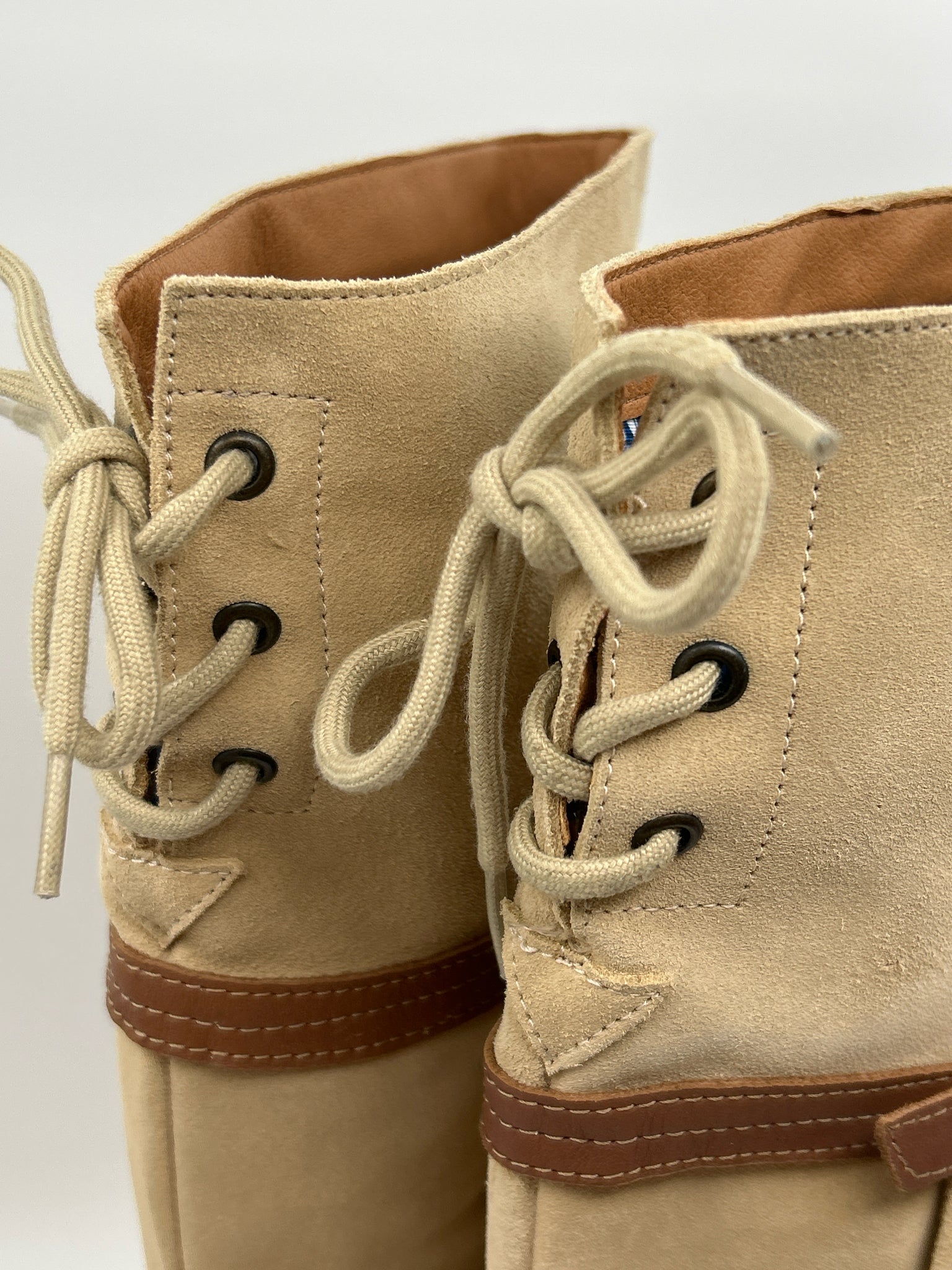 DINGO Size 7.5M BEIGE AND BROWN Women Boots