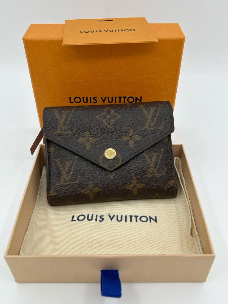 LOUIS VUITTON Brown Monogram Victorine Wallet