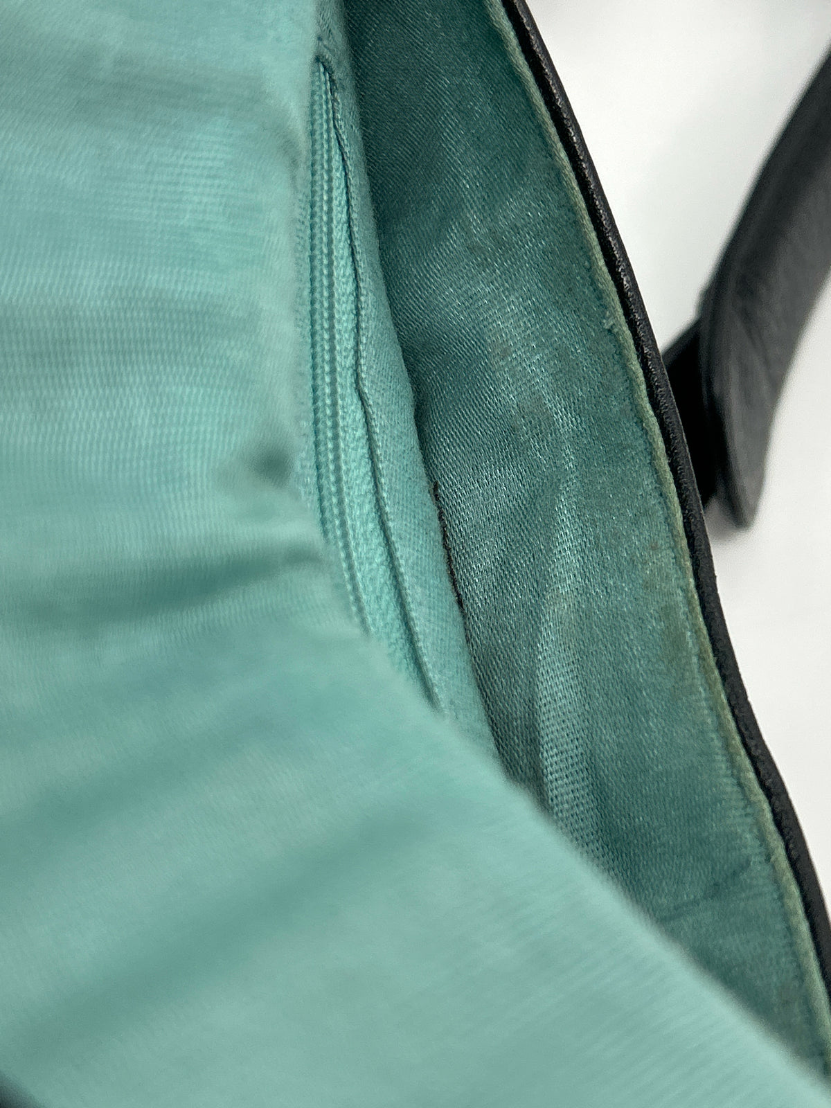 TRAVELSMITH Black Women Purse