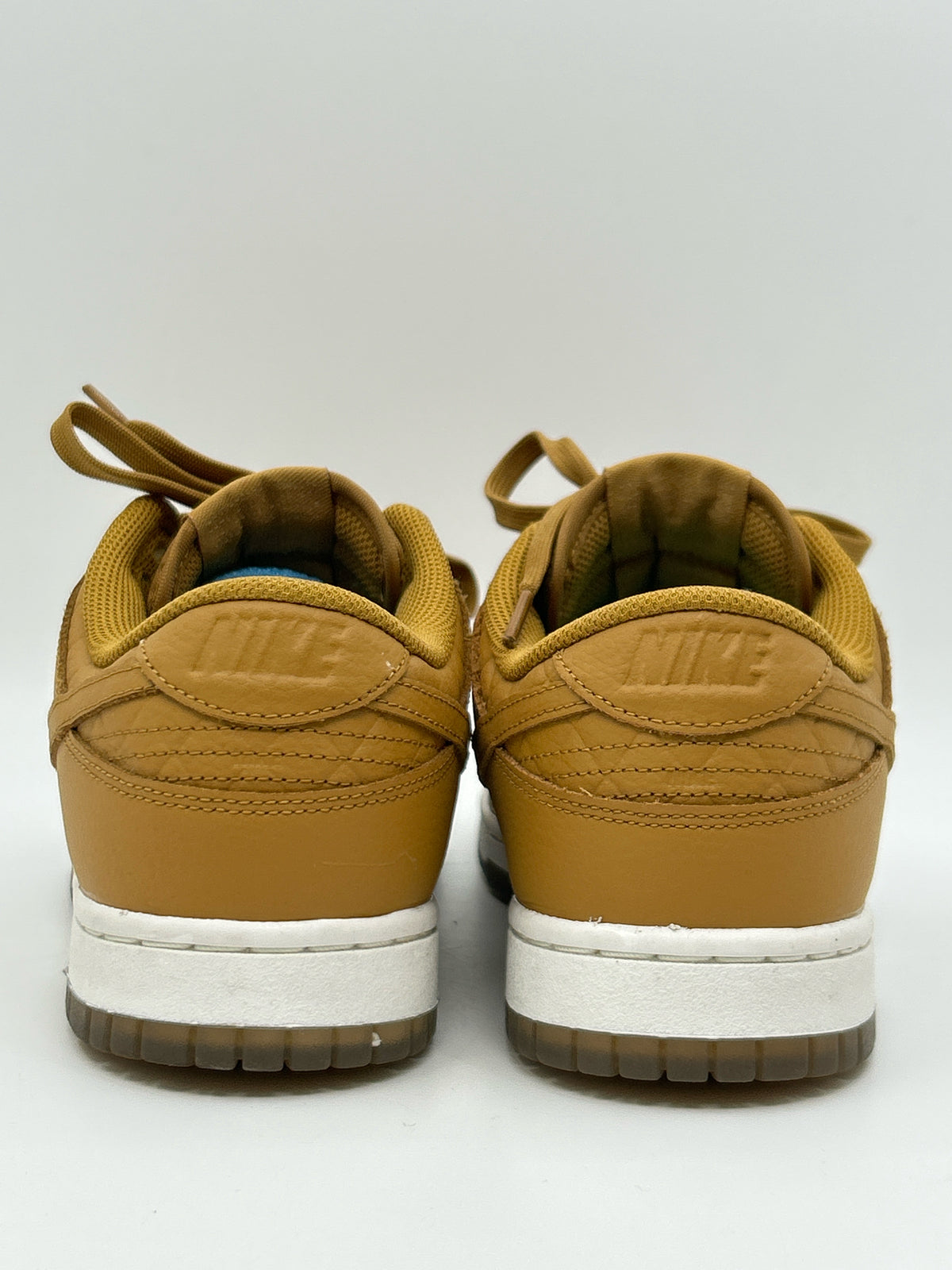 NIKE Size 9 Wheat Women Sneakers
