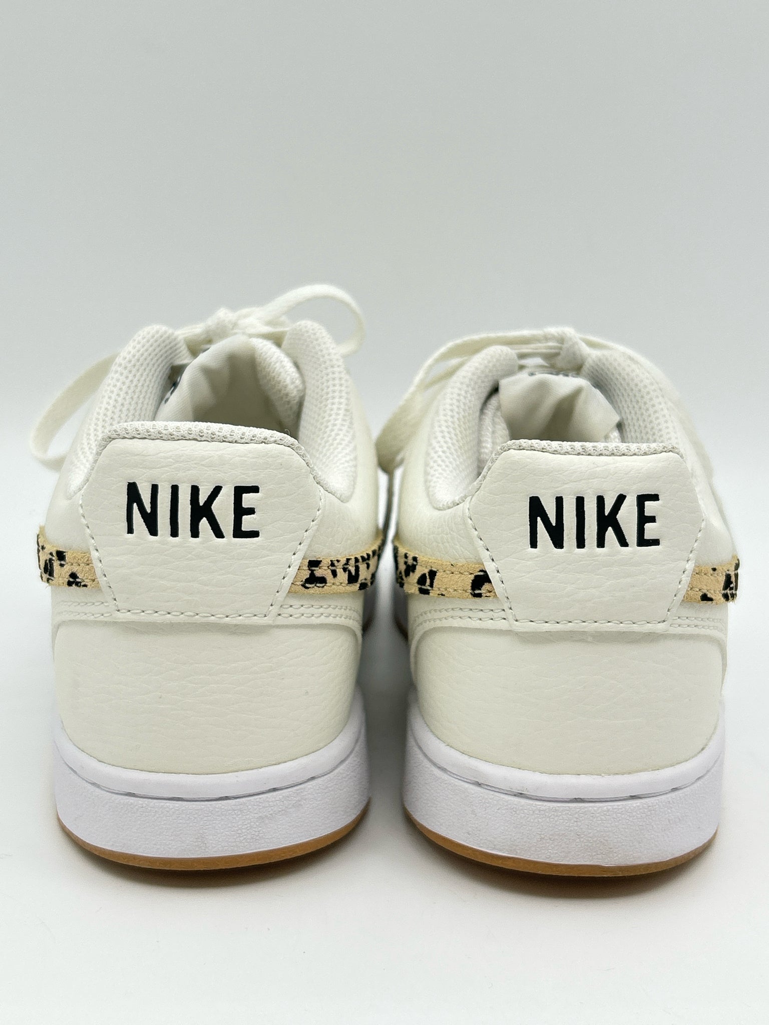 NIKE Size 8 Ivory and White Women Sneakers