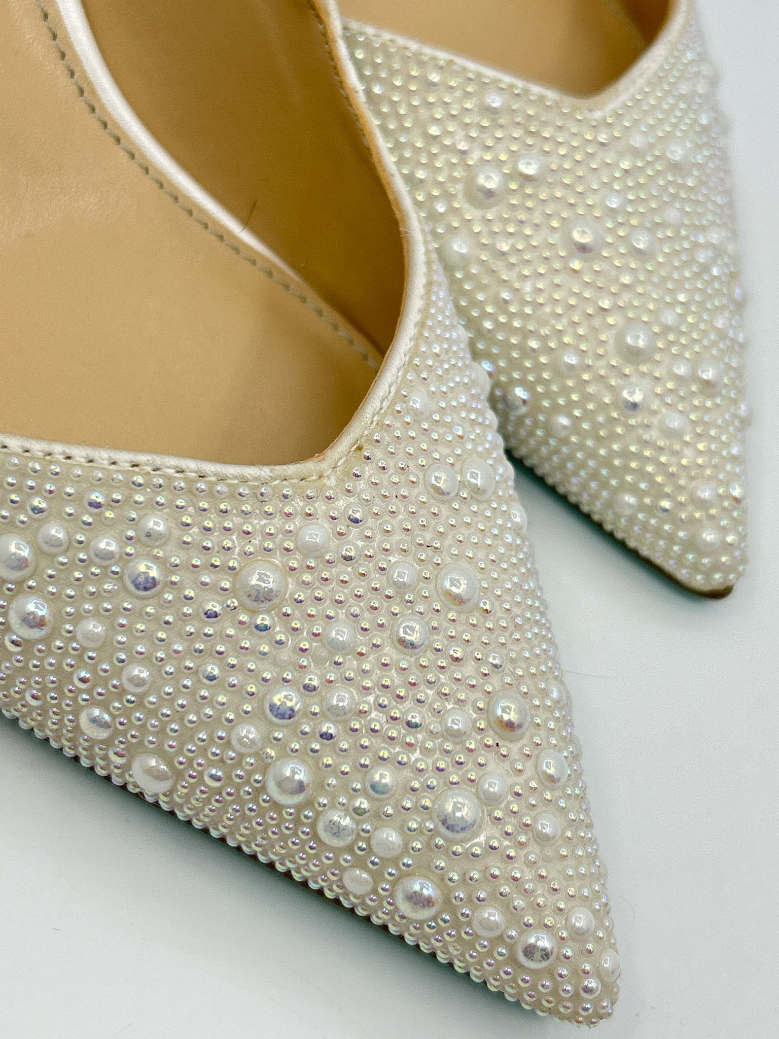 BETSEY JOHNSON NIB Size 7.5M Ivory Women Pumps