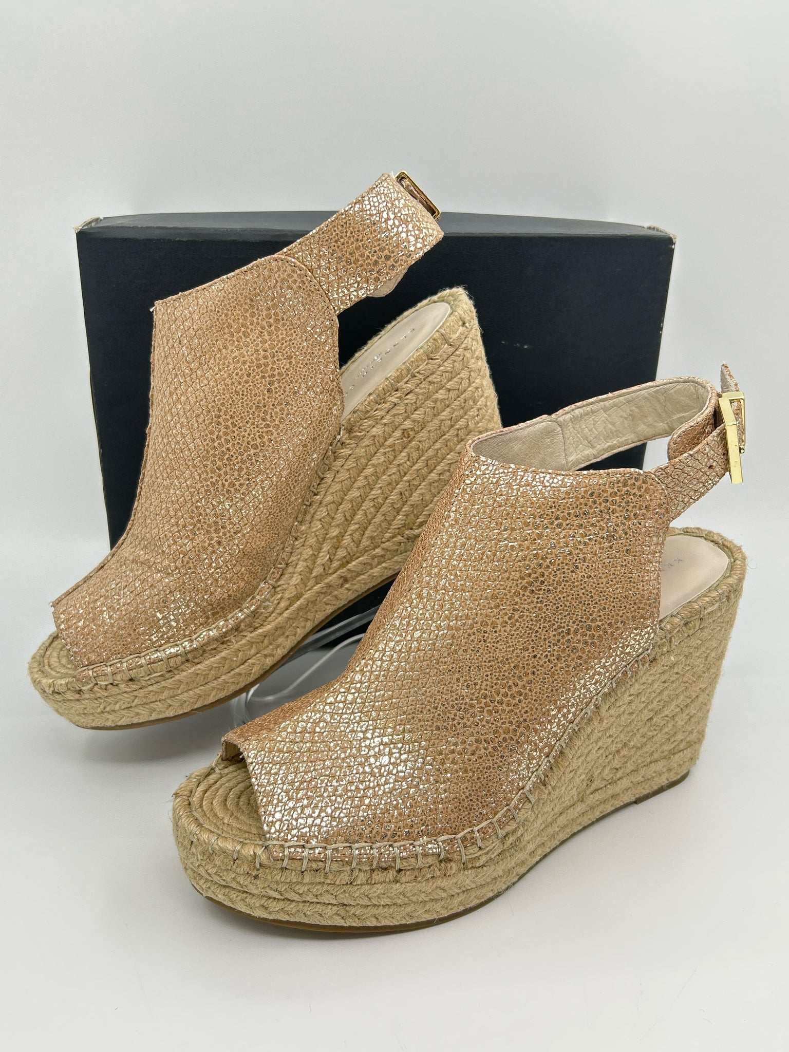KENNETH COLE Size 11M Beige Women Sandal NIB
