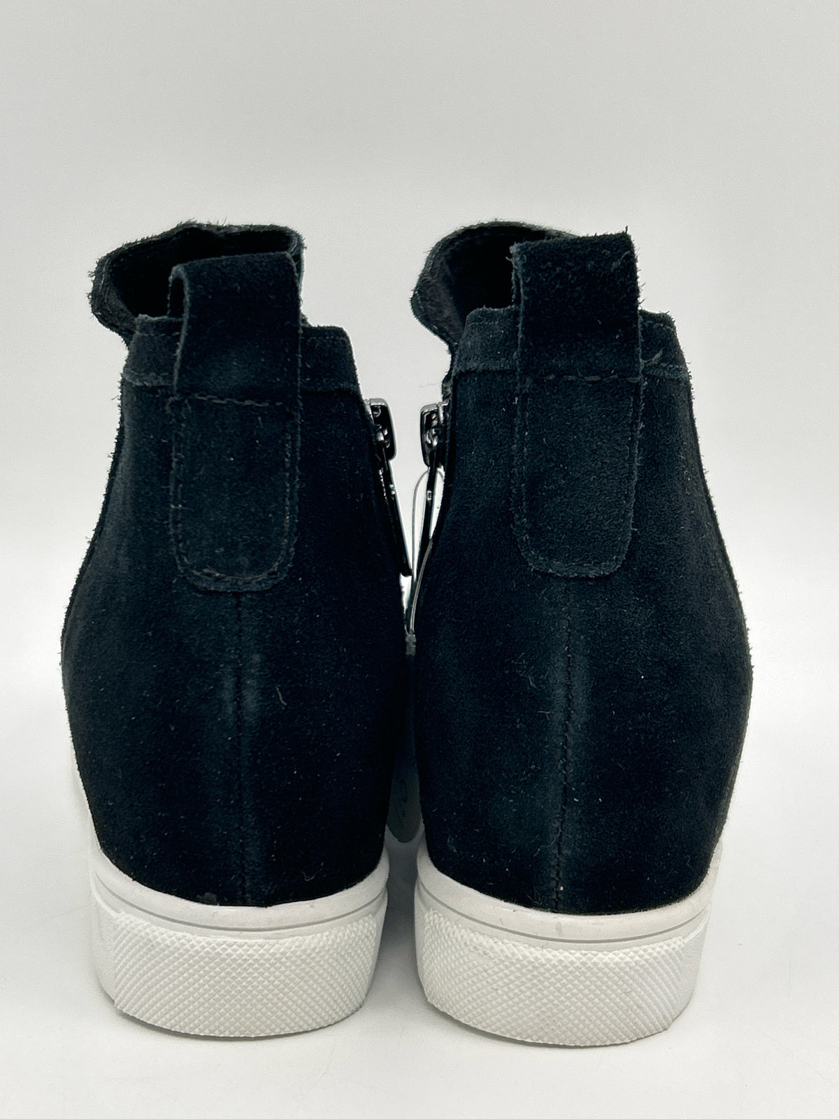 BLONDO Size 6M Black Women Sneakers