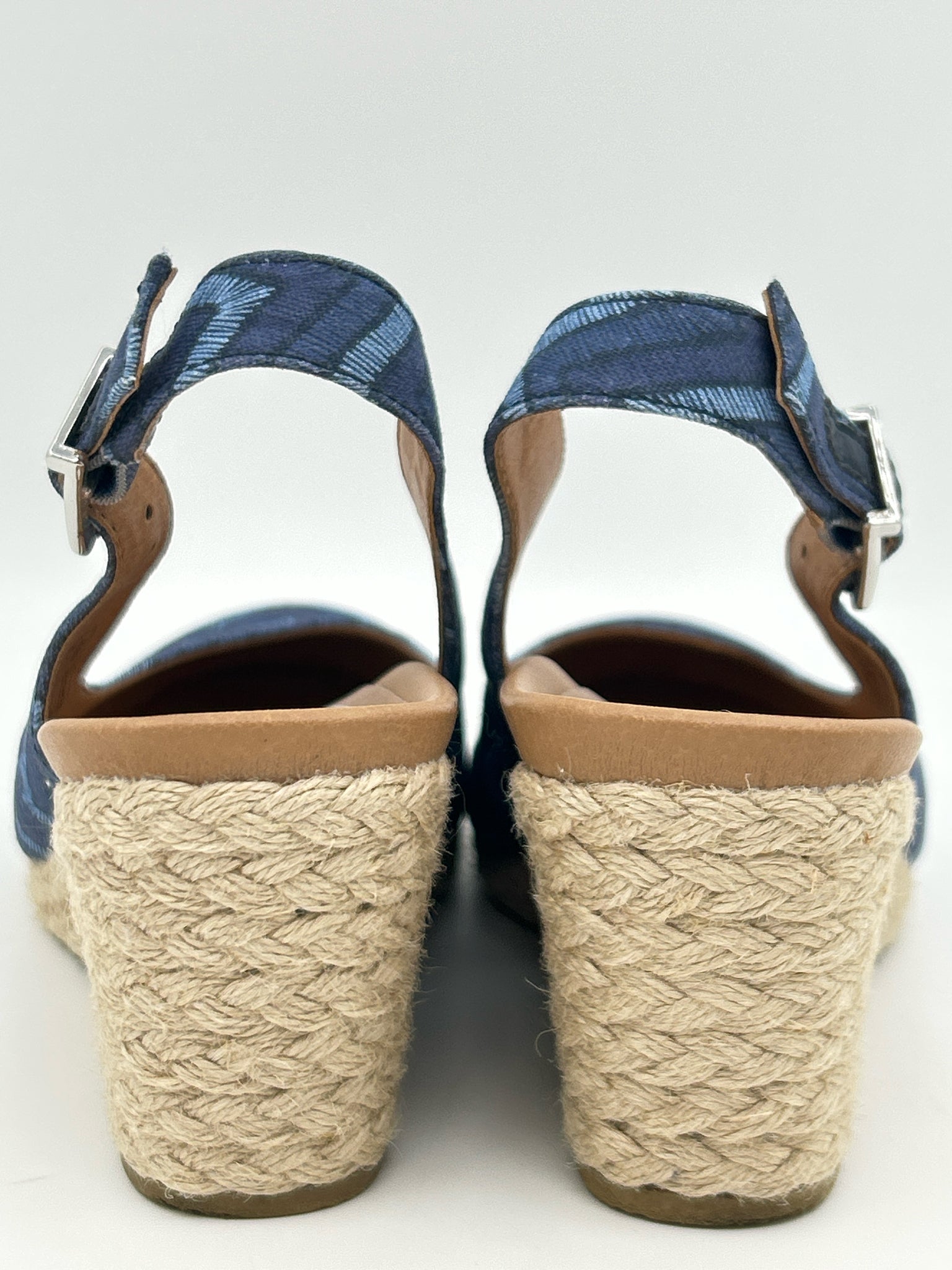 VIONIC Size 7 BLUE AND NAVY Women Sandal