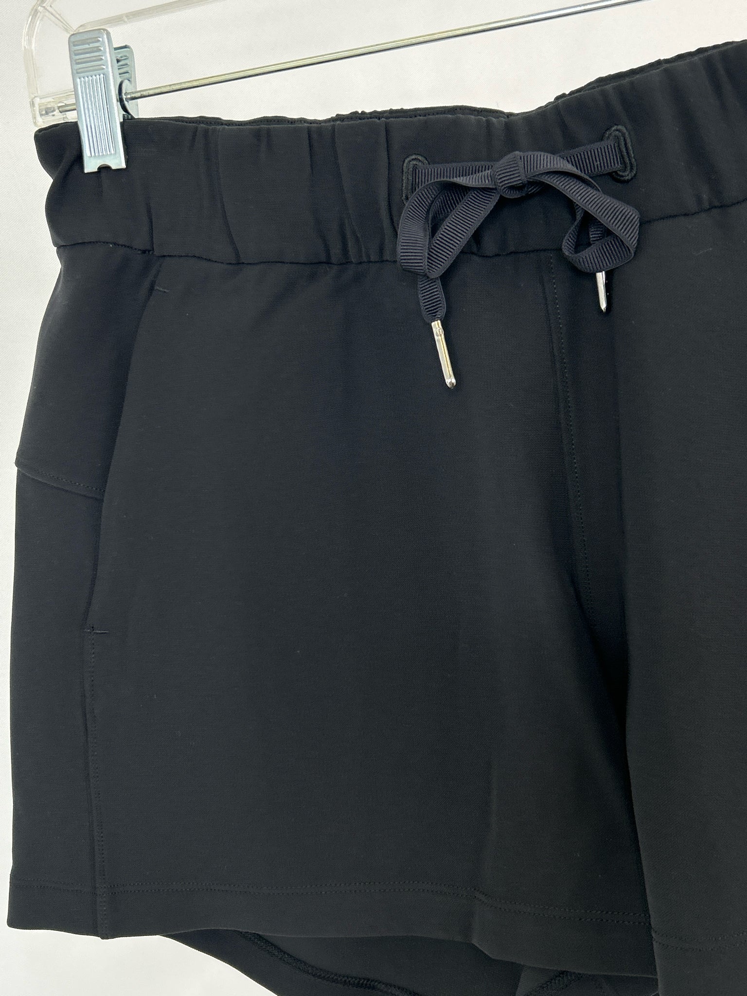 LULULEMON Size 4 Black Women Shorts