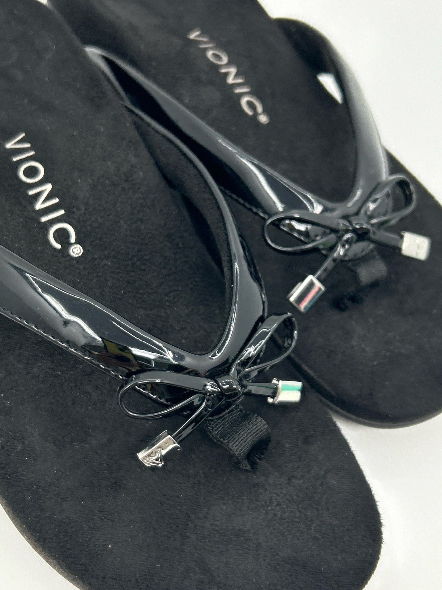 VIONIC Size 7 Black Women Sandal