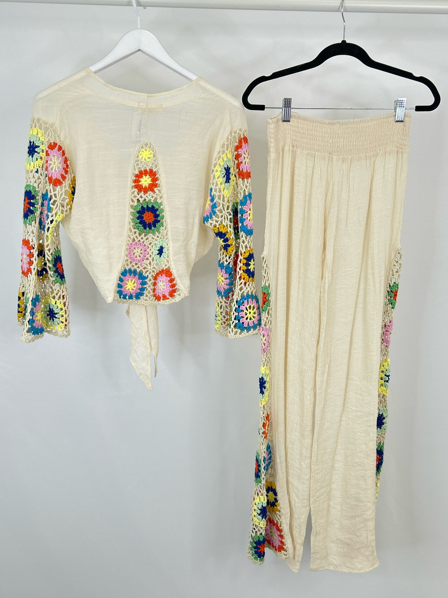 ELAN Size M Cream Women 2-Piece w/pants