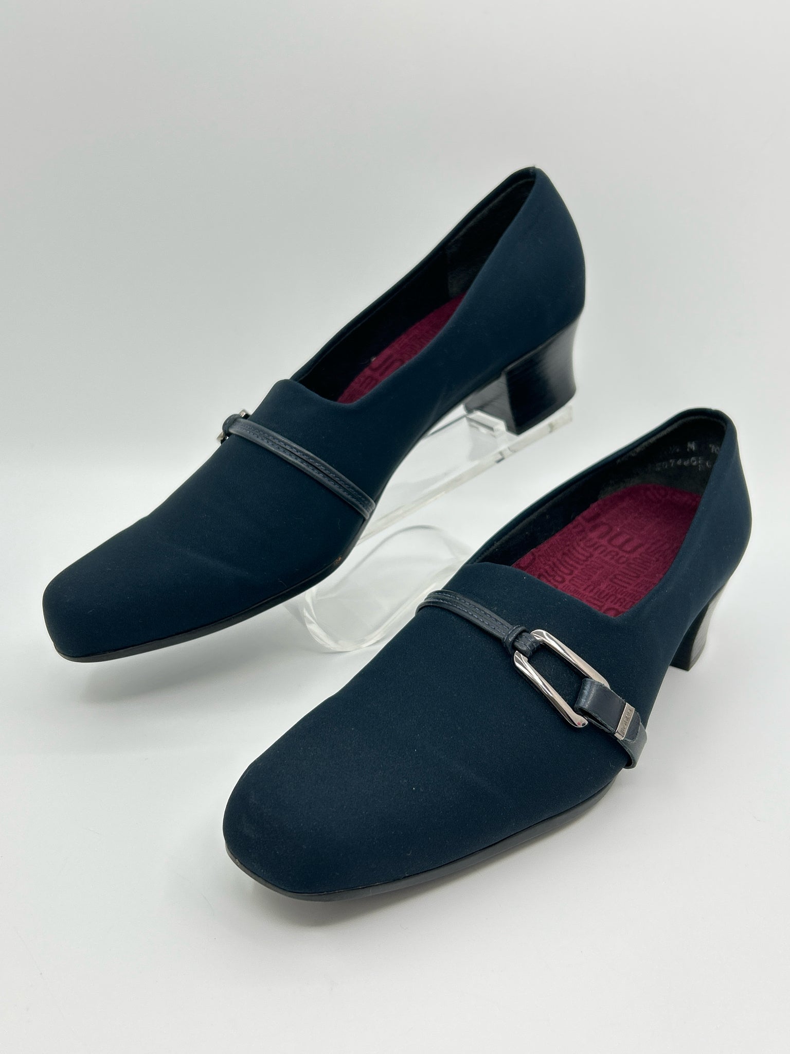MUNRO Size 10.5M Navy Women Pumps