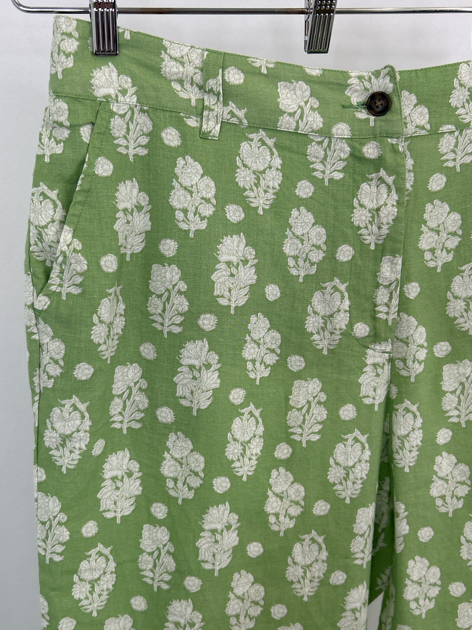 CROWN & IVY Size 16 Green Floral Women Pants
