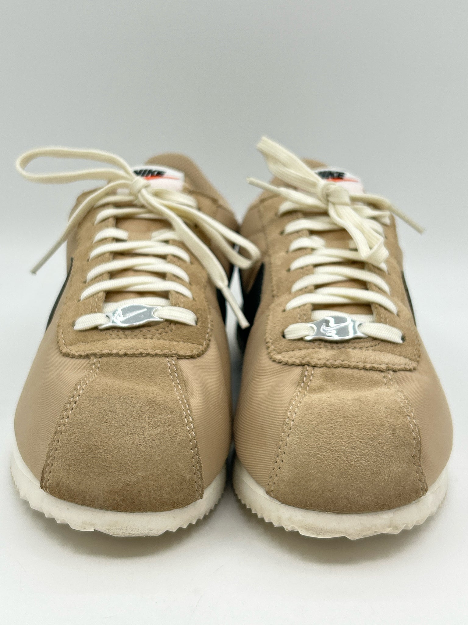 NIKE Size 8.5 BEIGE AND BLACK Women Sneakers