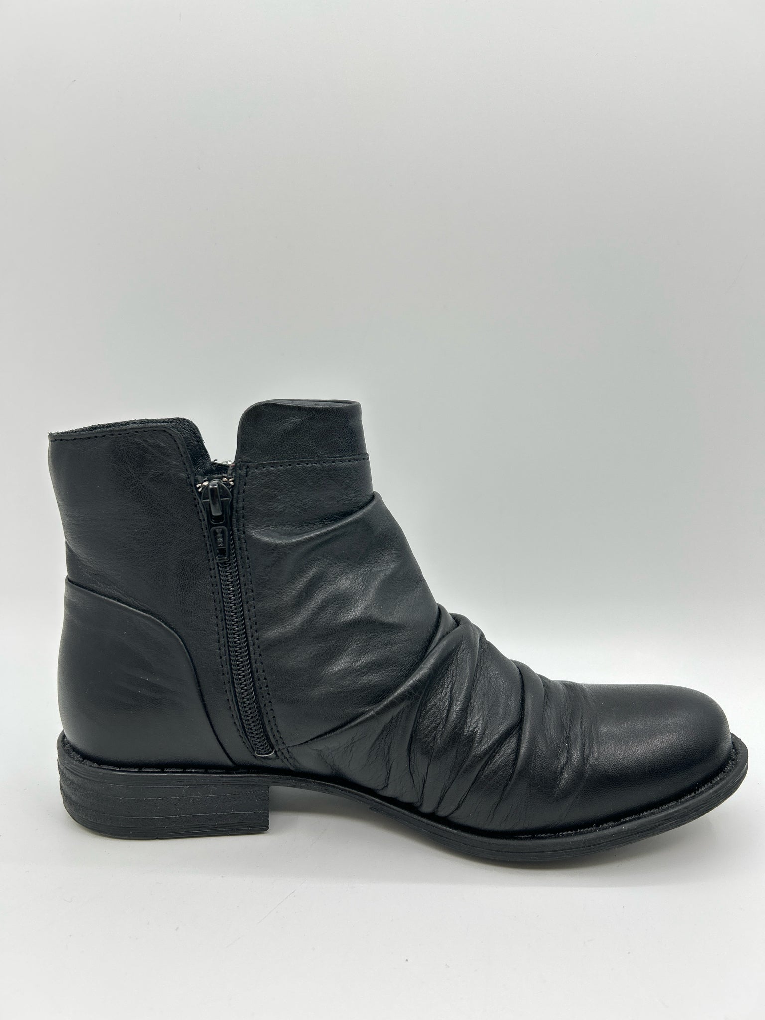 MIZ MOOZ Size 37 Black Women Booties
