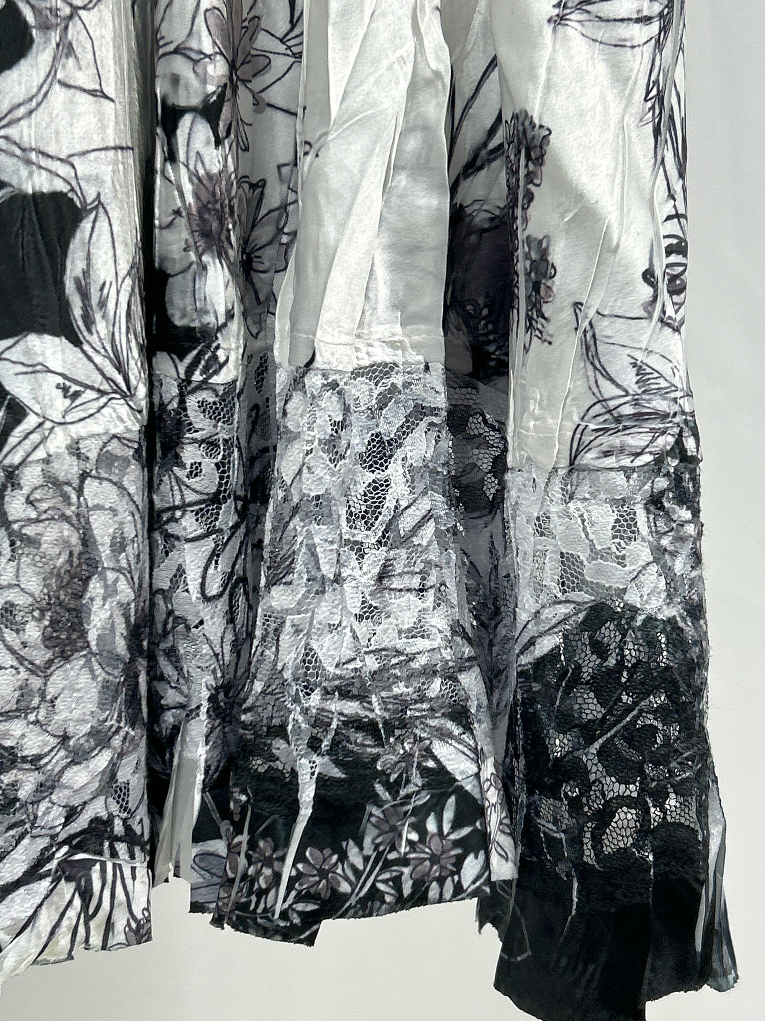 KOMAROV Size L White and black Women Dress