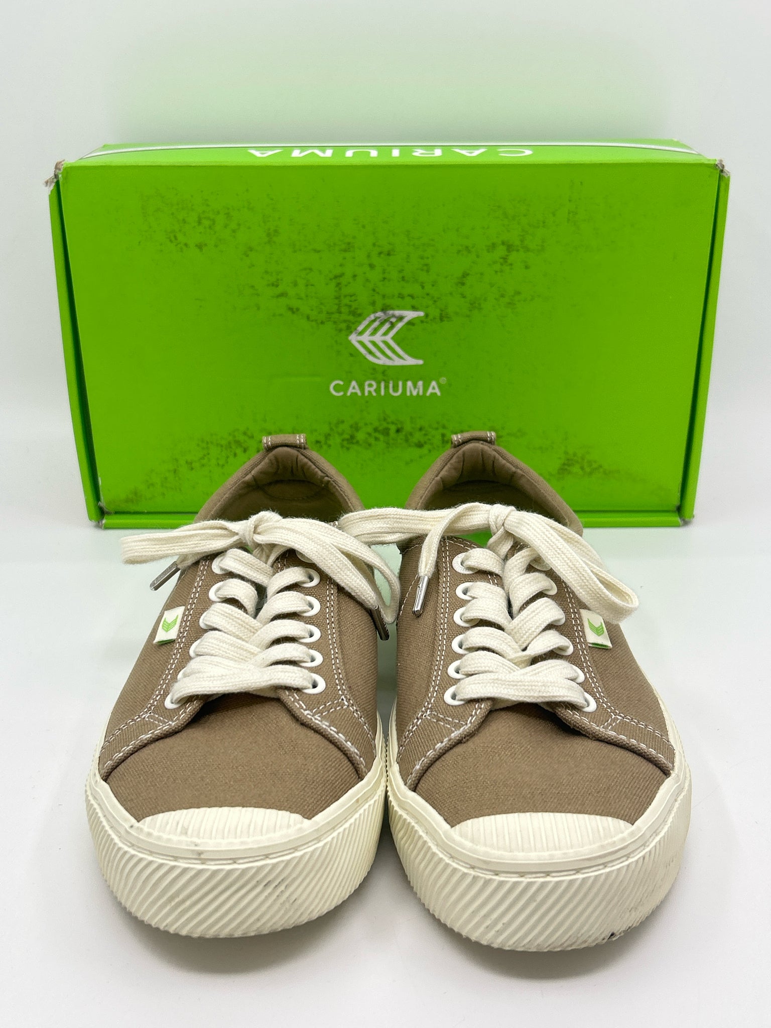 CARIUMA Size 9.5M SAND Women Sneakers